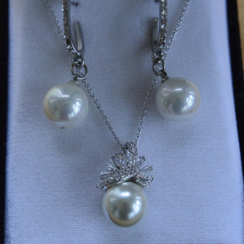 White Faux Pearl, Rhinestone Necklace Set